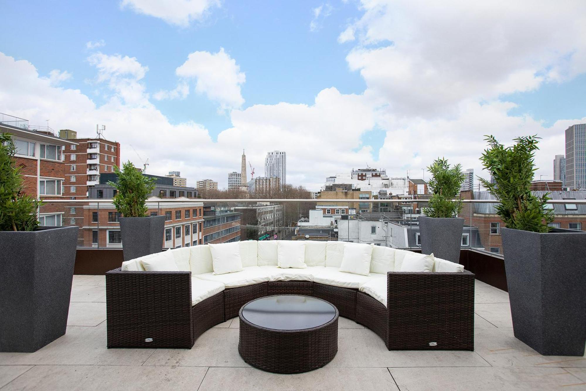 Stunning 3 Bedroom Penthouse Private Terrace Ac Apartment