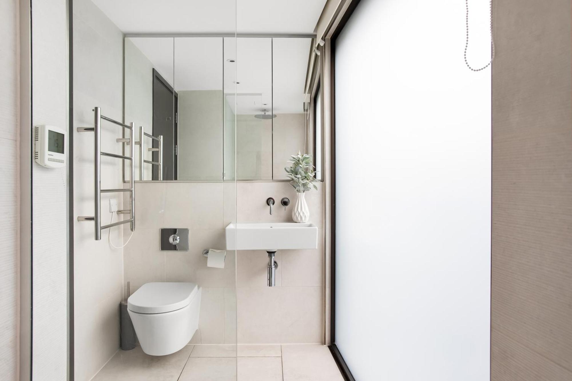 Stunning 3 Bedroom Penthouse Private Terrace Ac Apartment *